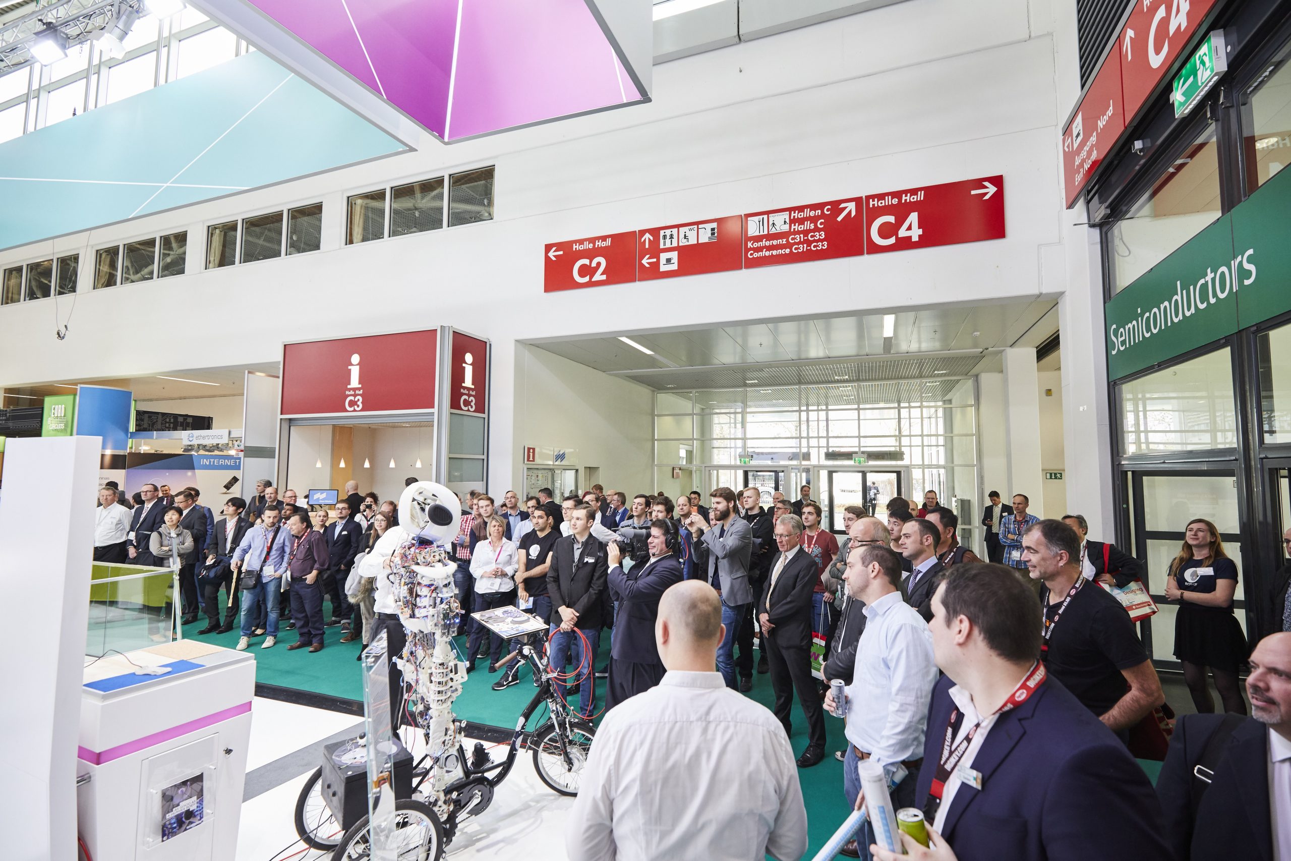 OE-A at electronica 2022 